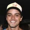 Rodrigo Simas curtiu camarote de cervejaria em Salvador, na Bahia, na noite desta quinta-feira, 23 de fevereiro de 2017