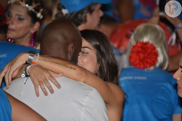 O romance começou já no pré-Carnaval com o ator Rafael Zulu trocando beijos em Olinda