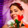 Elisa (Luma Costa) é a noiva no baile de carnaval da novela 'Sol Nascente'
