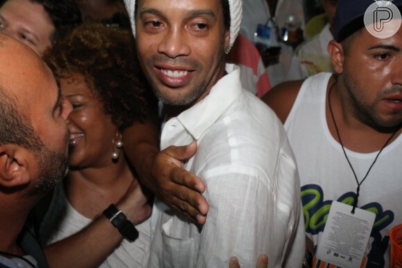 Ronaldinho Gaúcho virou piada na web neste domingo, 26 de fevereiro de 2017