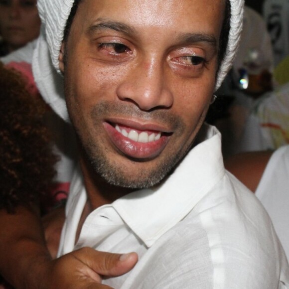 Ronaldinho Gaúcho virou piada na web neste domingo, 26 de fevereiro de 2017