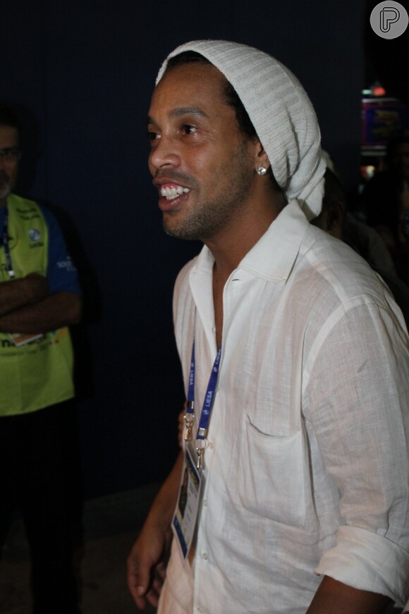 Ronaldinho Gaúcho virou piada na web neste domingo, 26 de fevereiro de 2017