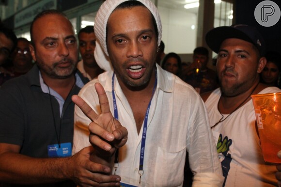 Ronaldinho Gaúcho virou piada na web neste domingo, 26 de fevereiro de 2017