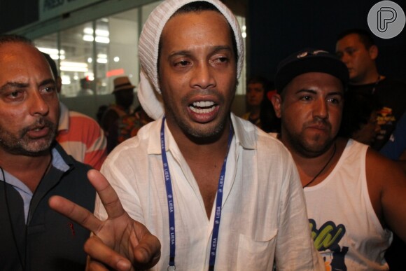 Ronaldinho Gaúcho virou piada na web neste domingo, 26 de fevereiro de 2017