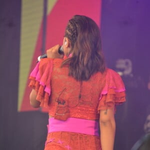 Anitta faz show no Carnaval de Olinda, em Pernambuco