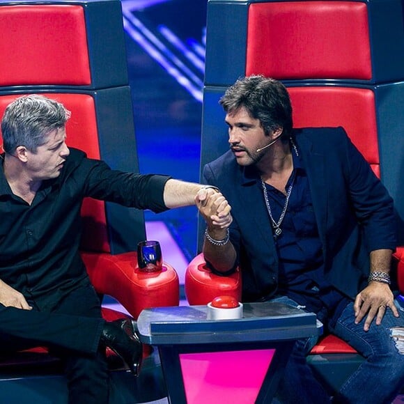 Victor Chaves pediu afastamento do 'The Voice Kids' após denúncia de agressão