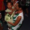 Taís Araújo posou com a filha, Maria Antônia, no carnaval de Salvador no camarote Expresso 2222, neste domingo, 26 de fevereiro de 2017