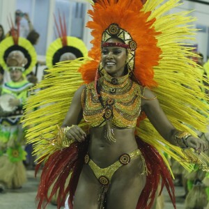 'O carnaval não é minha profissão, é minha paixão. Vivo cada desfile como se fosse o primeiro', contou Cris Vianna