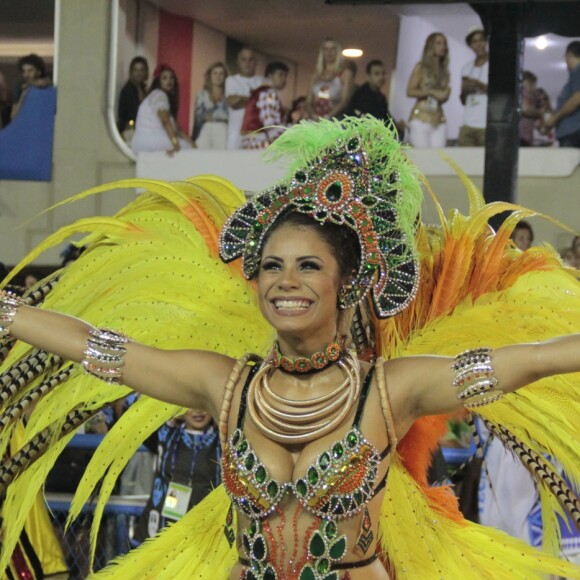 Cantora Lexa desfila no Carnaval 2017