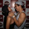 Biel troca beijos com modelo Duda Castro no Carnaval de Salvador nesta segunda-feira, dia 27 de fevereiro de 2017