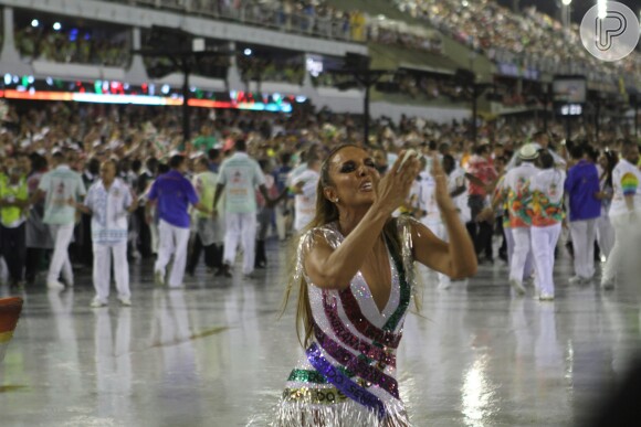Ivete Sangalo emocionou o público na Sapucaí, em fevereiro de 2017