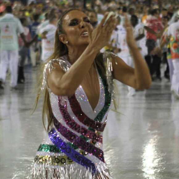 Ivete Sangalo emocionou o público na Sapucaí, em fevereiro de 2017