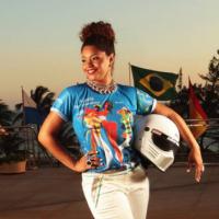 Juliana Alves vai inovar ao dirigir kart à frente da bateria da Unidos da Tijuca