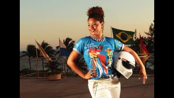 Juliana Alves vai inovar ao dirigir kart à frente da bateria da Unidos da Tijuca