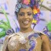Mila Ribeiro esbanjou simpatia no desfile do Paraíso do Tuiuti