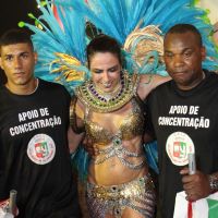 Carnaval: Luciana Gimenez é amparada no fim do desfile da Grande Rio. 'Exausta!'