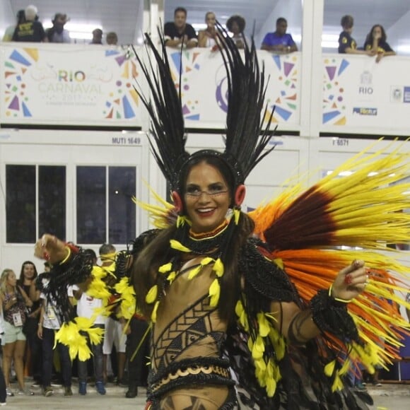 Yasmin Brunet, filha de Luiza Brunet, descartou a possibilidade de desfilar com a mãe na Imperatriz Leopoldinense por motivos de saúde