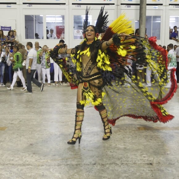 Luiza Brunet foi rainha de bateria da Imperatriz Leopoldinense por dez anos, cargo atualmente ocupado por Cris Vianna