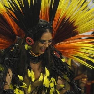 Detalhes da fantasia de Luiza Brunet no desfile da Imperatriz Leopoldinense arrancaram elogios do público