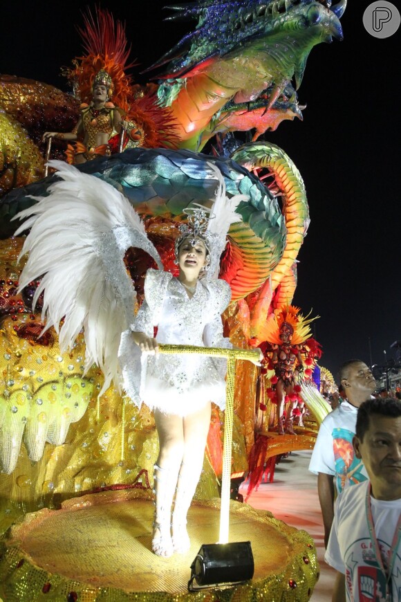 Mel Maia foi destaque da Grande Rio e veio fantasia de anjinho