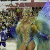 Tânia Oliveira estreia como rainha de bateria da União da Ilha e mostra simpatia e samba no pé em desfile, nesta segunda-feira, 27 de fevereiro de 2017