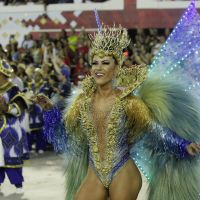 Carnaval: Tânia Oliveira estreia na Sapucaí com fantasia com mais de 12 kg