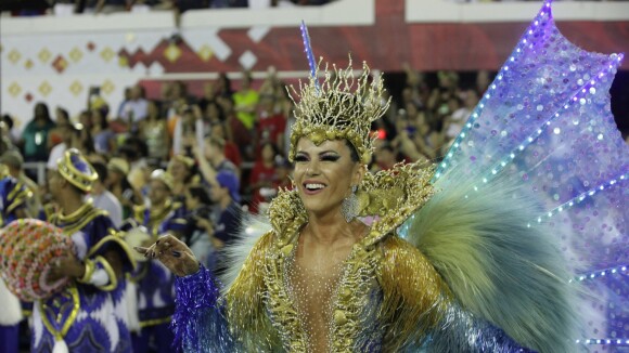 Carnaval: Tânia Oliveira estreia na Sapucaí com fantasia com mais de 12 kg