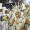 Raphaela Gomes, então com 17 anos, levou uma queda durante o desfie da São Clemente no Carnaval de 2016