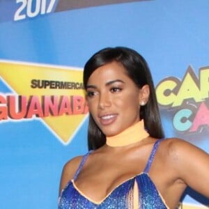 Anitta planeja viajar com o pai e algumas amigas para os Estados Unidos. Além disso, ela entregou que, nos dias de descanso, quer dar um jeito de namorar 