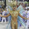 Rainha da Portela, Bianca Monteiro usa fantasia com 40 mil cristais na Marquês de Sapucaí, na madrugada desta terça-feira, 28 de fevereiro de 2017