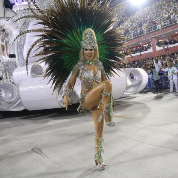 Wanessa Camargo desfilou como destaque da Mocidade Independente de Padre Miguel, em fevereiro de 2017