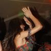 Thaila Ayala dançou muito em camarote da Sapucaí