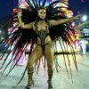 Renata Santos desfilou como musa da Estação Primeira de Mangueira no Carnaval 2017