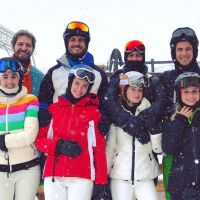 Marina Ruy Barbosa esquia com Xandinho Negrão e amigos na Suíça. Veja fotos!