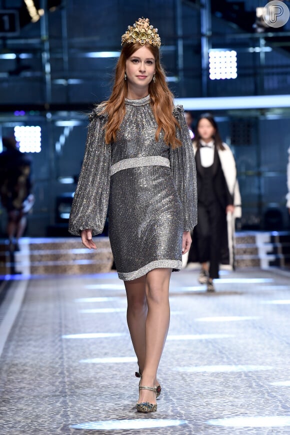 Marina Ruy Barbosa desfilou em Milão no domingo, 26 de fevereiro de 2017