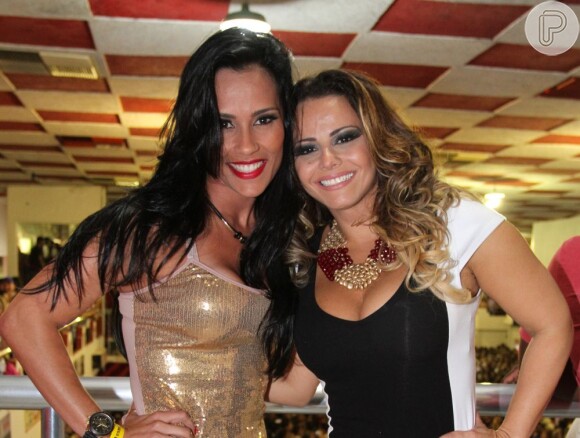 A ex-BBB Kelly e Viviane Araújo posam juntas