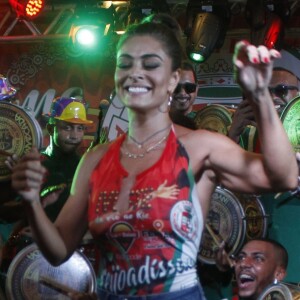 Juliana Paes também foi sondada pela Grande Rio, mas ainda não deu a resposta para a escola de samba
