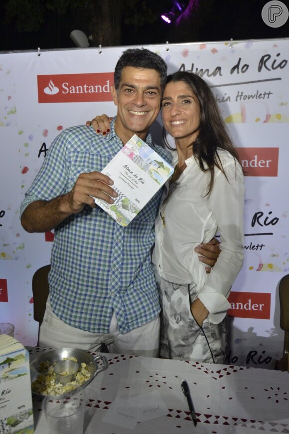 Eduardo Moscovis prestigia lançamento do livro 'Alma do Rio' da mulher, Cynthia Howlett, na Gávea, Zona Sul do Rio de Janeiro, em 17 de fevereiro de 2014