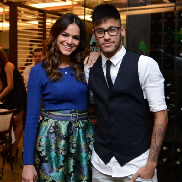 Bruna Marquezine elogiou o namorado, Neymar, após o jogo do Barcelona contra o Paris Saint-German