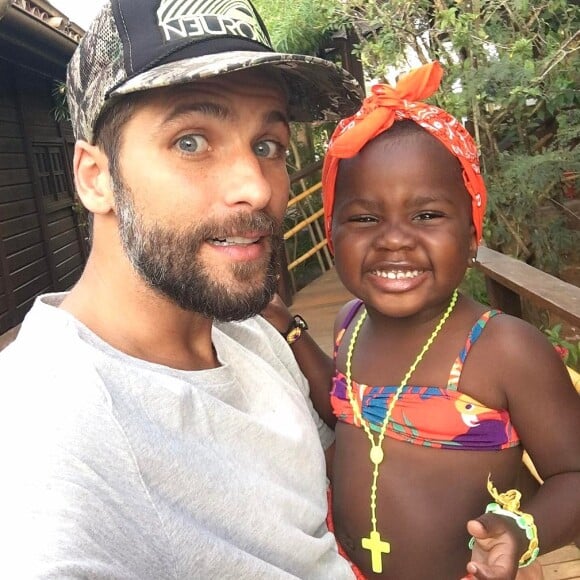 Bruno Gagliasso falou sobre o fã-clube da filha, Títi, de 3 anos: 'Bom saber que é querida e admirada por todo mundo'