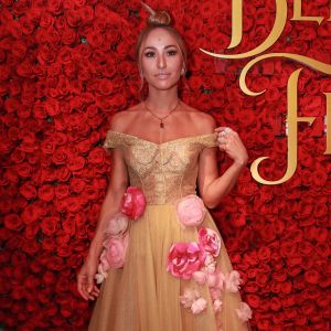 Sabrina Sato apareceu deslumbrante com um vestido dourado no 'Prêmio Geração Glamor', em São Paulo, na noite desta quinta-feira (9)