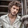 Chay Suede é Joaquim Martinho um jovem ator embarca no navio rumo ao Brasil e se apaixona por Anna (Isabelle Drummond), na novela 'Novo Mundo', que começa em 22 de março de 2017
