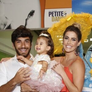 Deborah Secco comemorou o aniversário de 1 ano da filha com uma festa da Galinha Pintadinha