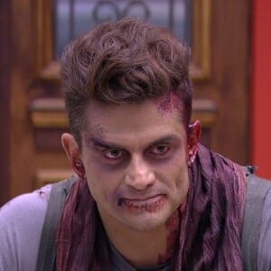 'BBB17': Marcos fica encantado ao ver atriz claudia Ohana em festa do programa. 'Sou fã dela