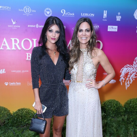 Ana Julia Dorigon também posou com a promoter Carol Sampaio