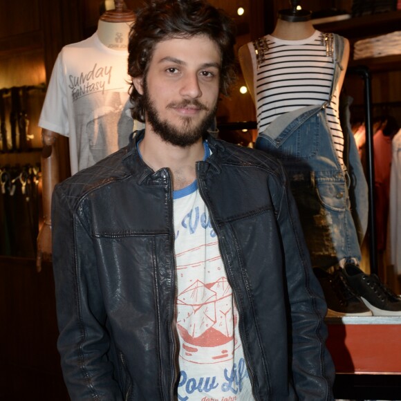 Isabelle Drummond chegou a ser apontada como affair de Chay Suede durante uma breve separação do ator com Laura Neiva