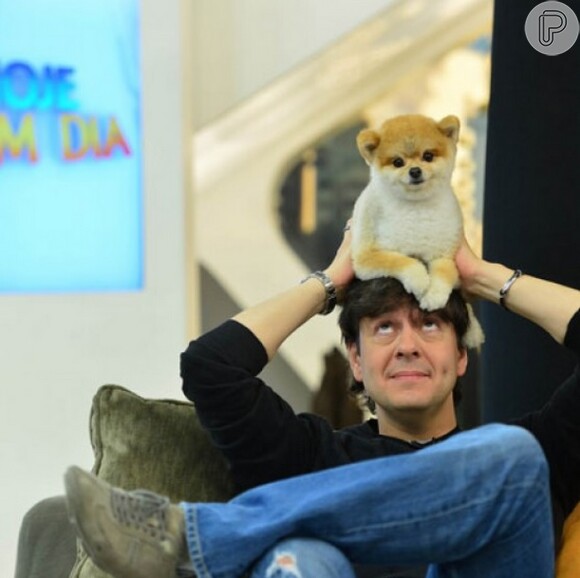 Celso Zucatelli também leva seu cachorrinho para o 'Hoje em Dia'