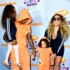 Já Nick Cannon, ex-marido de Mariah Carey, usou um look idêntico ao filho Moroccan, de 5 anos, no Kids' Choice Awards, realizado neste sábado, 11 de março de 2017
