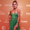 Marina Ruy Barbosa acabou abandonando o 'Prêmio Geração Glamour' ao ver Mariana Goldfarb com o mesmo modelo de vestido que usava, na cor verde