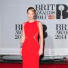 Iggy Azalea veste Elie Saab no BRIT Awards 2014